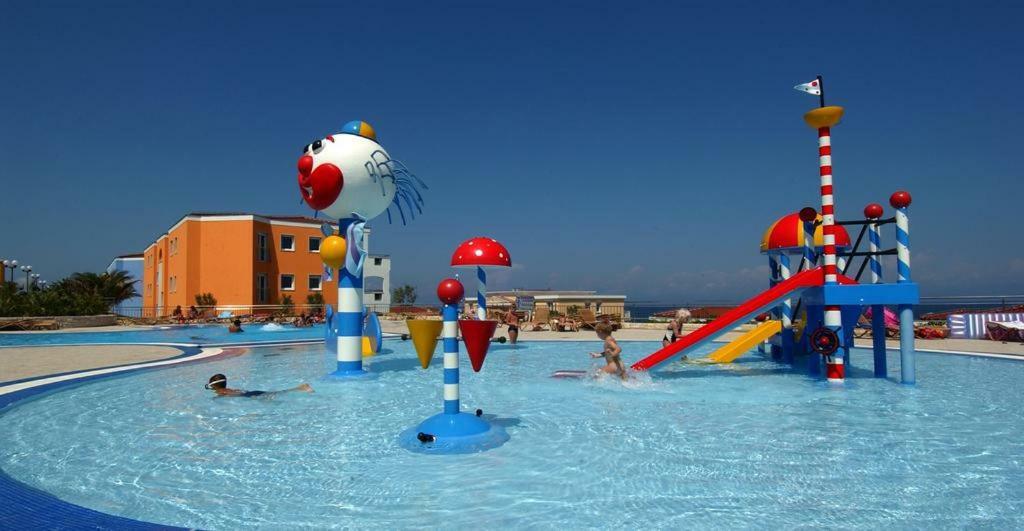 Apartment Golf كرفني فره المظهر الخارجي الصورة